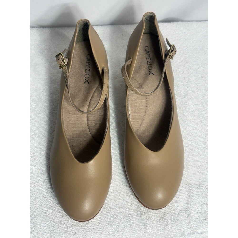 NWOT Capezio Women Tan Vegan Leather Dance Leather Sole Buckle Heel Shoe, Sz 10